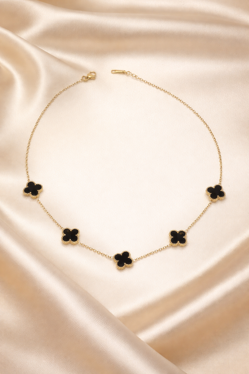 Clover Black Neckchain