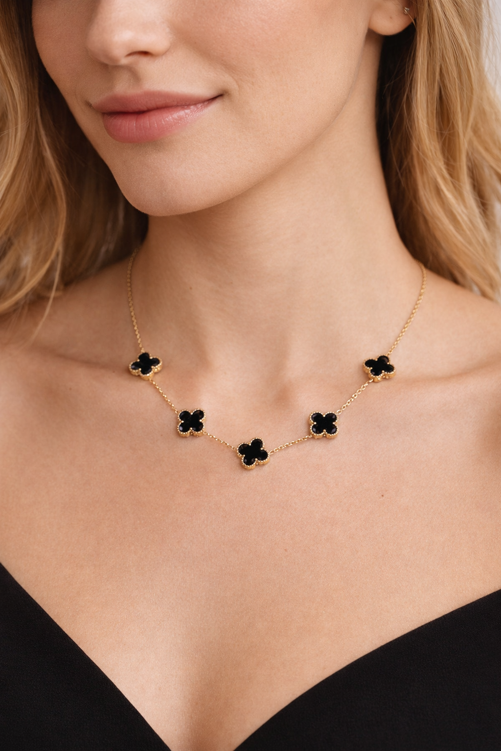 Clover Black Neckchain