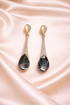 Alaria Black Earrings