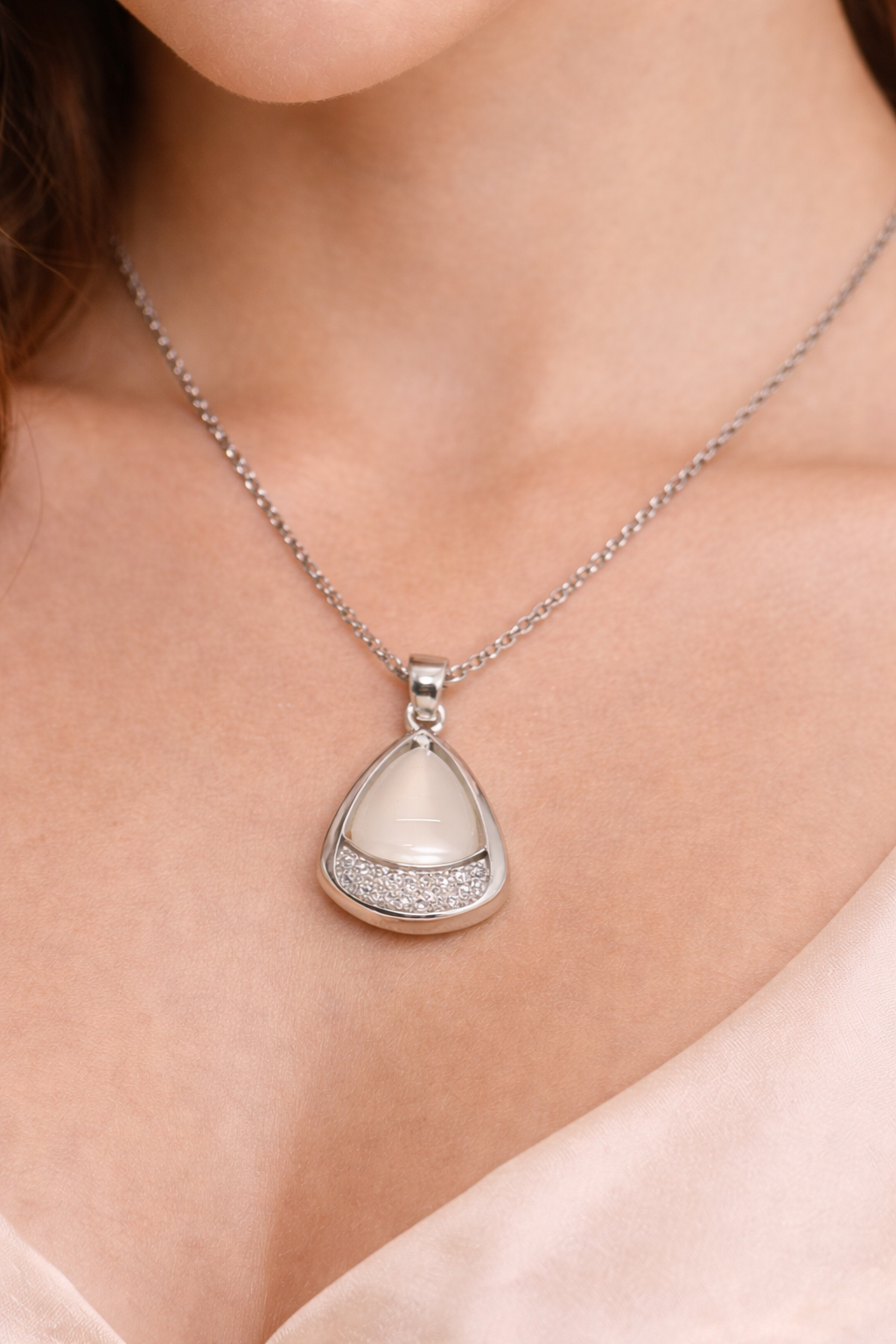Silver Gleam Neckchain